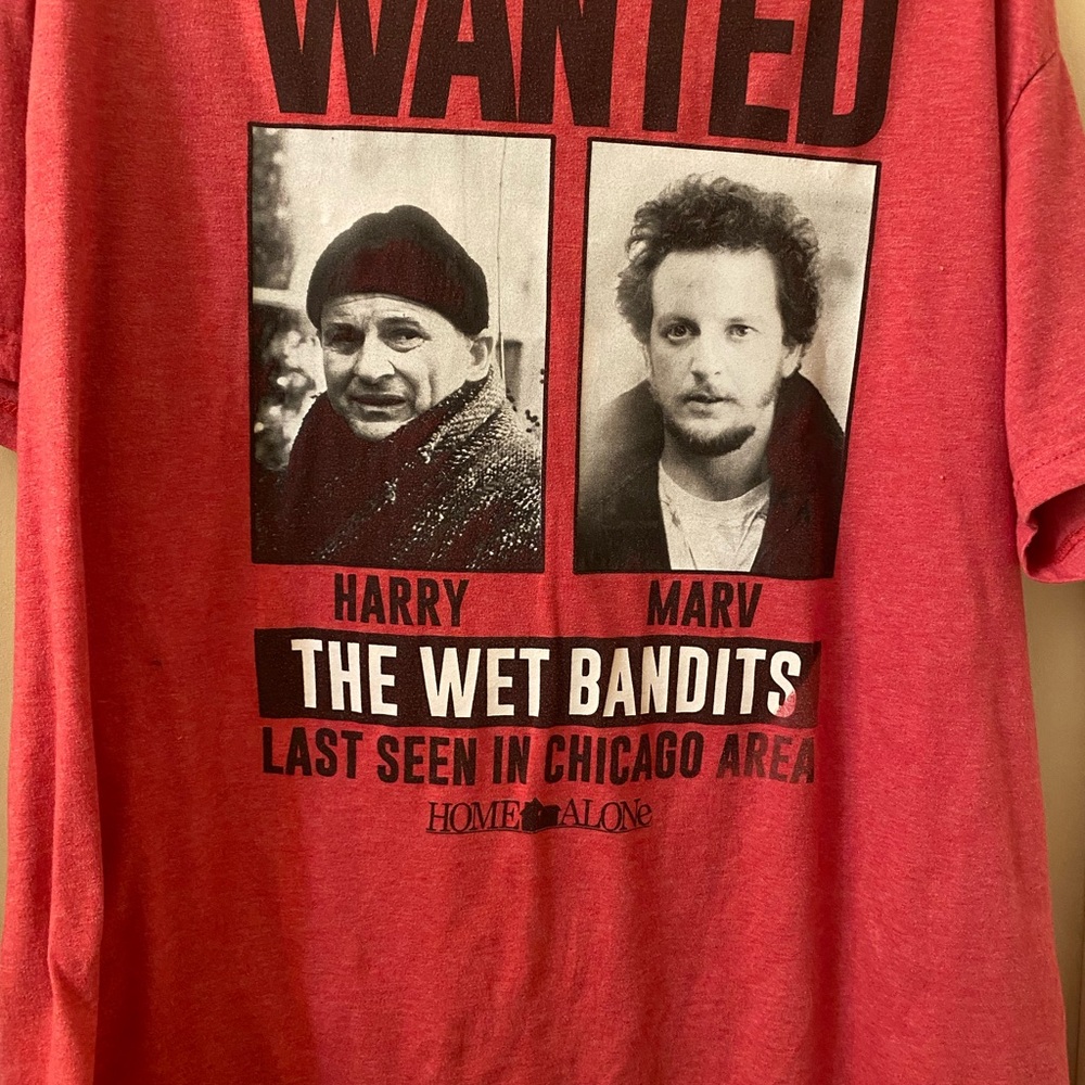 Vintage Home Alone Red Wanted Poster Graphic Short Sleeve Tee